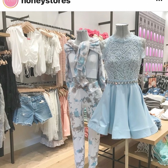 Beautiful ivory textured lace top dress size small. Purchased from Honey. - Picture 3 of 3